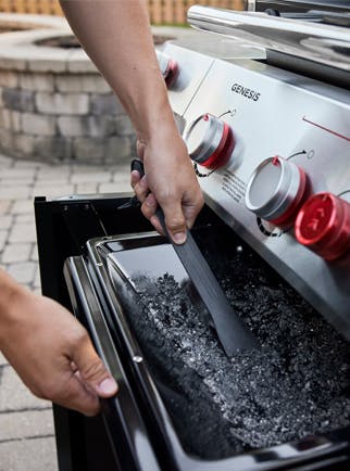 Genesis Gas Grill grease management system