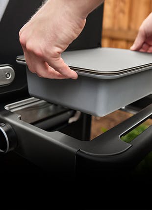 Weber Works™ Basin with Cutting Board Lid