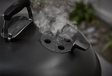 Matte black lid and bowl and all-black handles, legs, wheels, and more make the grill stand out.Matte black lid and bowl and all-black handles, legs, wheels, and more make the grill stand out.