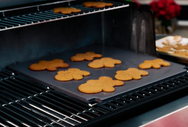 BUY 2 WEBER CRAFTED&reg; GRILLWARE ITEMS AND GET A FREE FRAME KIT