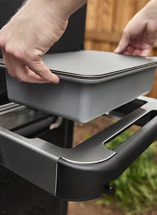 Weber Works™ Basin with Cutting Board Lid